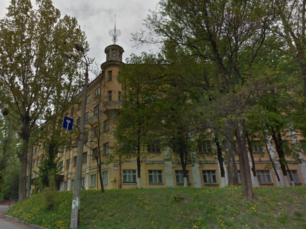 В Киеве обвалилась часть колледжа (ФОТО)