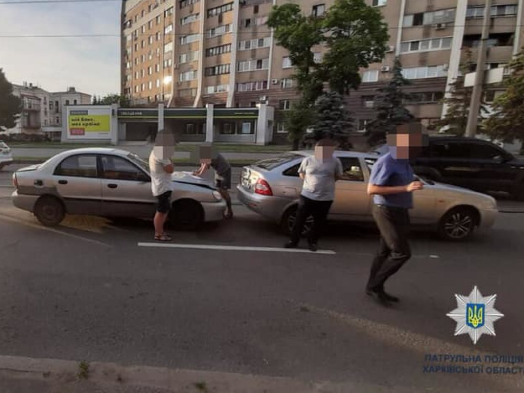 Renault, Daewoo и «ВАЗ»: в Харькове произошло тройное ДТП