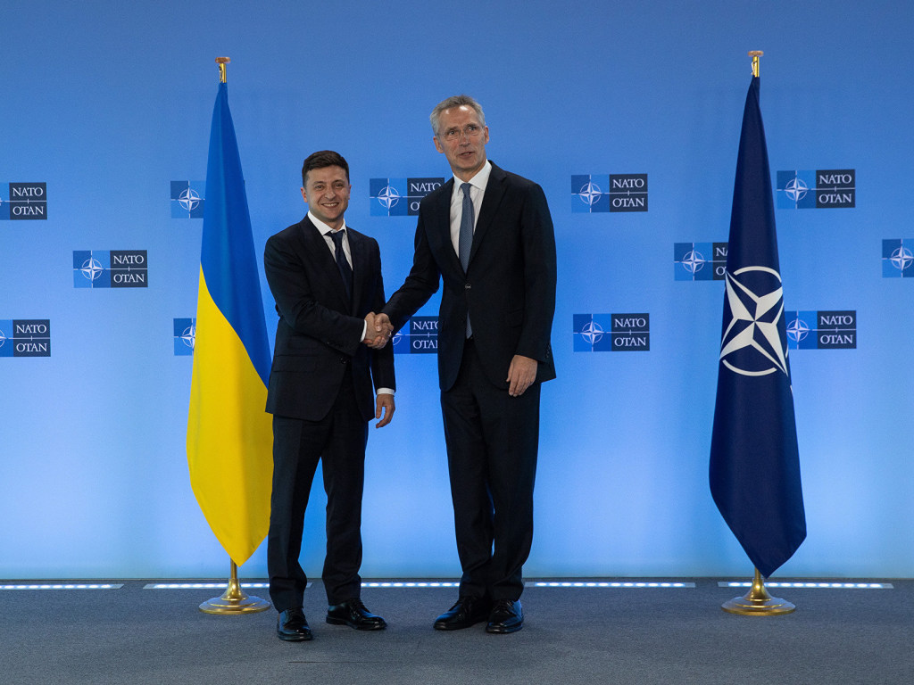 Зеленский: Украина вступит в НАТО после проведения референдума