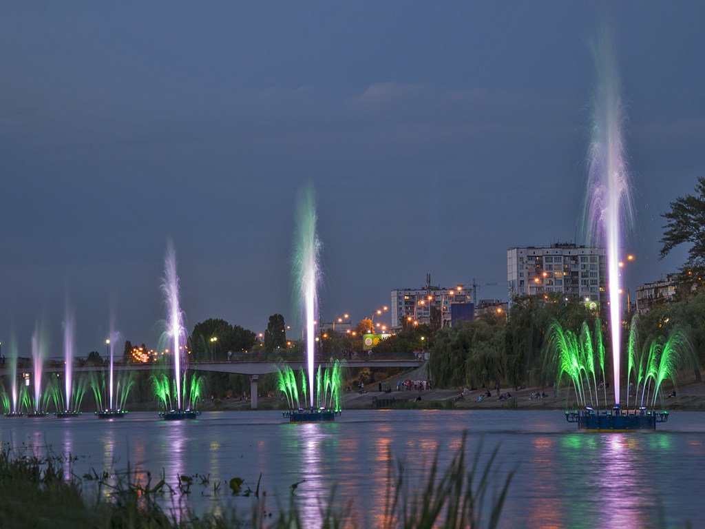 В Киеве на Русановке массово отключили фонтаны: названа причина