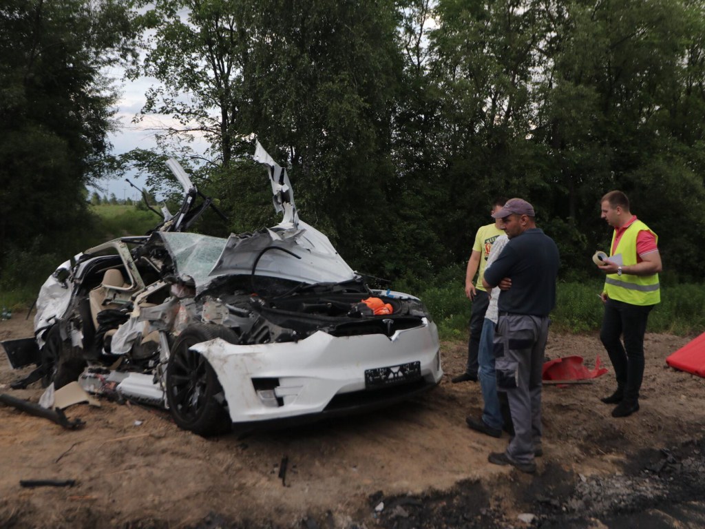 Подробности «уникального» ДТП с в Tesla в Украине: новые детали смертельной аварии