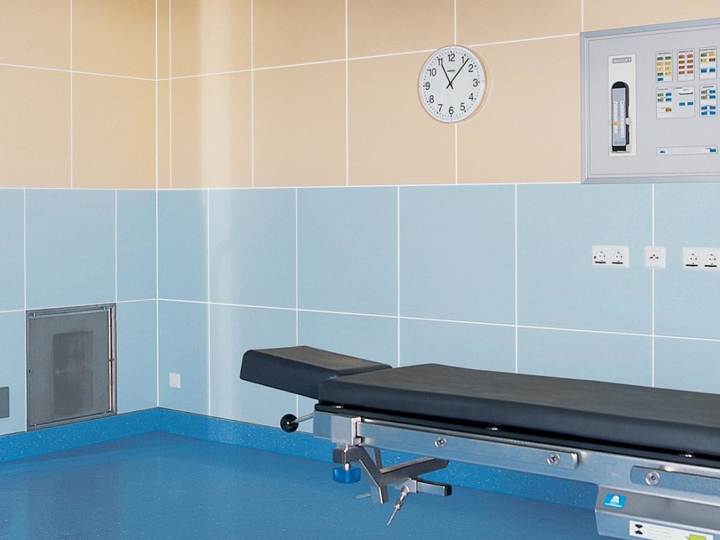 В Германии медбрату дали пожизненное за убийство 85 пациентов (ВИДЕО)