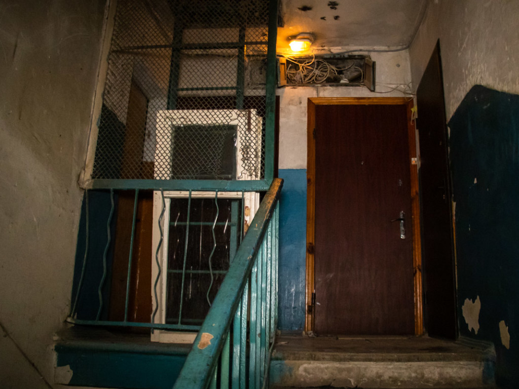 Жительница Киева почти неделю скрывала труп сына дома (ФОТО, ВИДЕО)