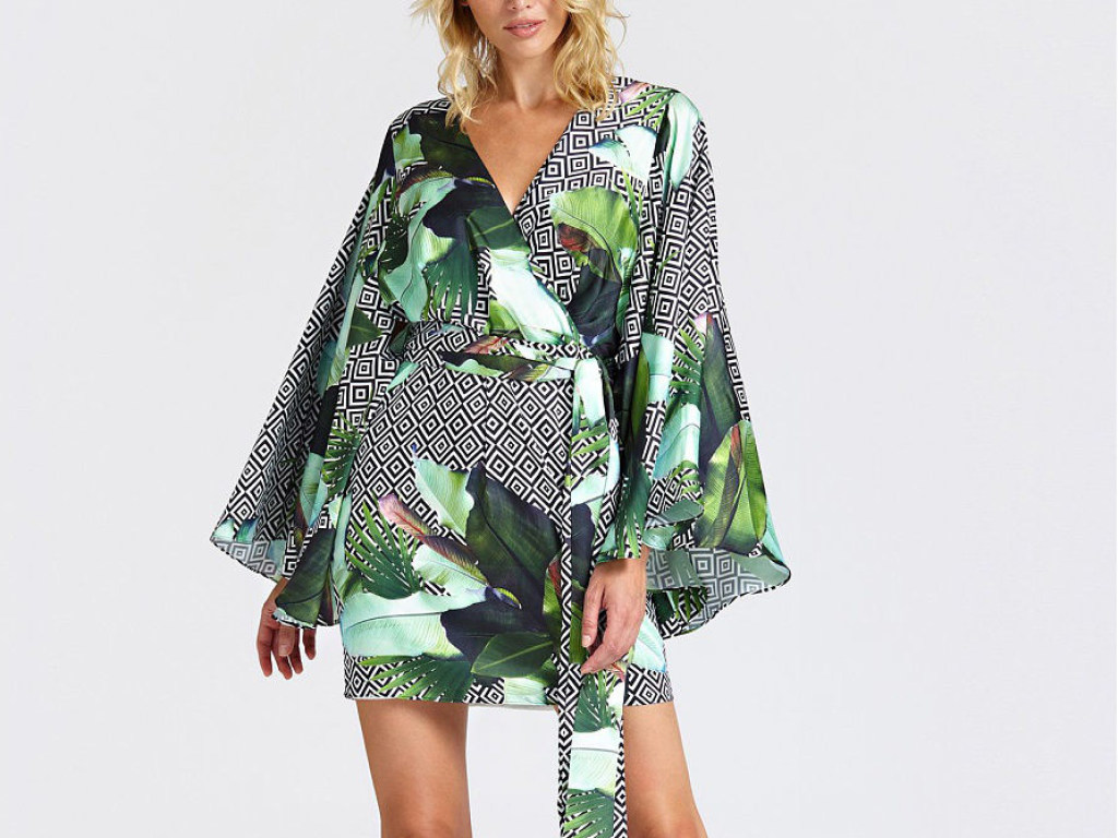Платья-кимоно и другие одежды для летней погоды: назван тренд женской моды-2019 (ФОТО)