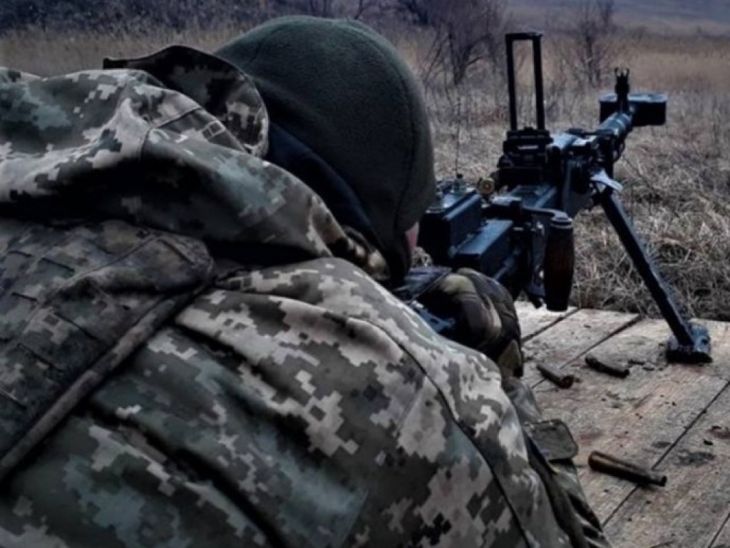 За день позиции ВСУ на Донбассе обстреляли 14 раз