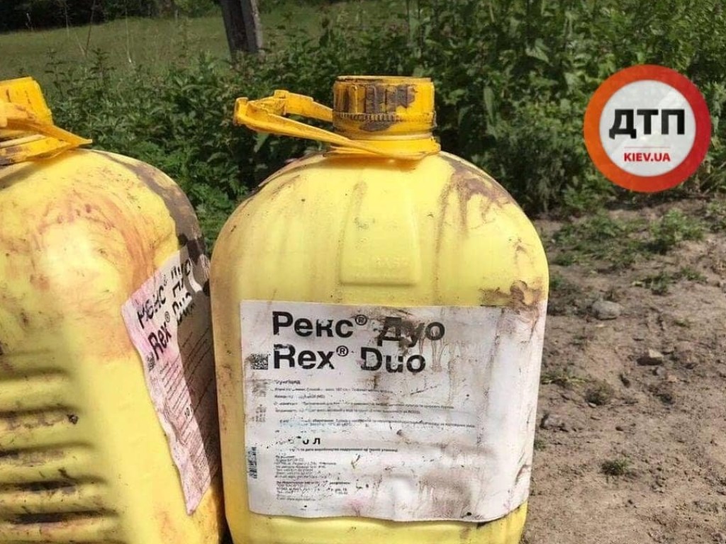 Из-за ДТП опасные химикаты попали в реку Рось: местные власти решили прекратить забор воды (ФОТО)