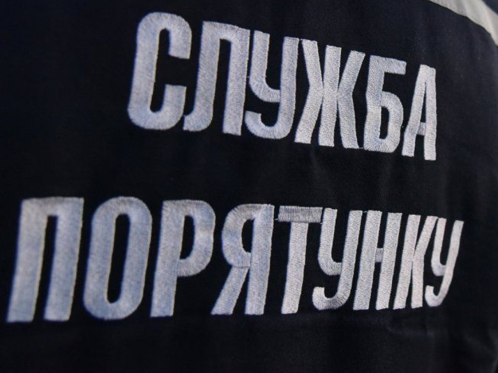 В Киеве у Труханового острова загорелся катер – полиция