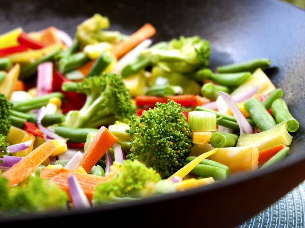 Справиться с вялостью и утомляемостью в жару поможет вегетарианское питание &#8212; врач
