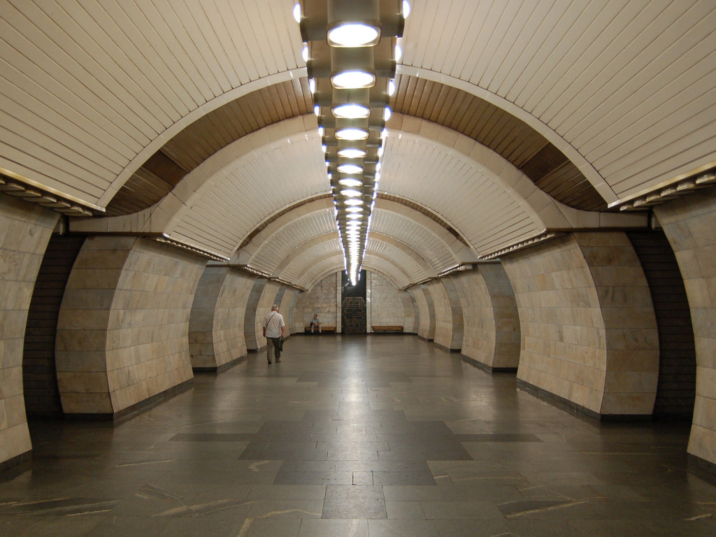 На столичную станцию метро «Печерская» перестали пускать пассажиров