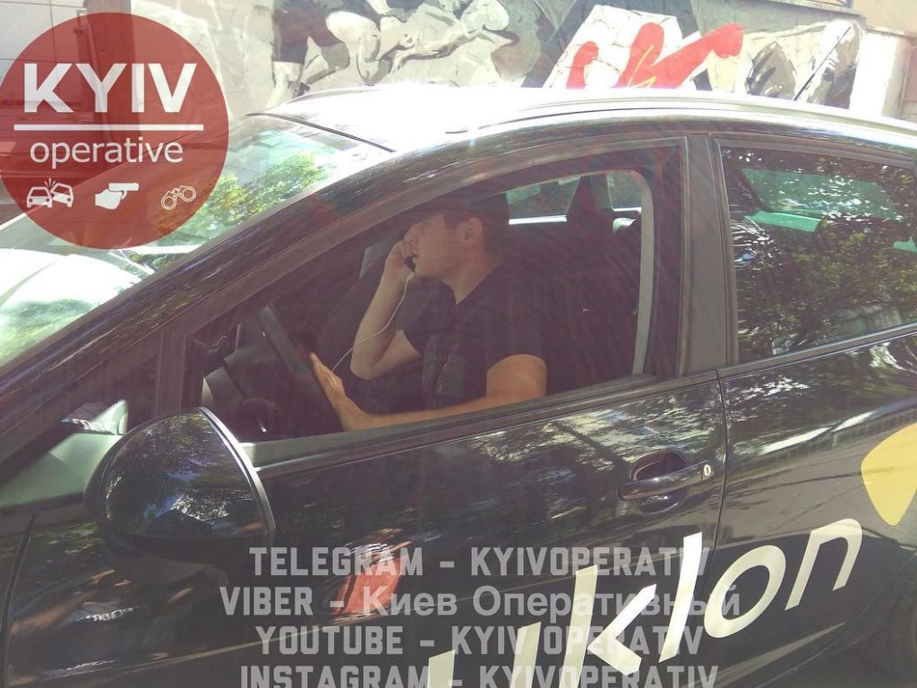 На Харьковском массиве в Киеве наглый таксист выбрал пешеходную зону для быстрой езды (ФОТО)