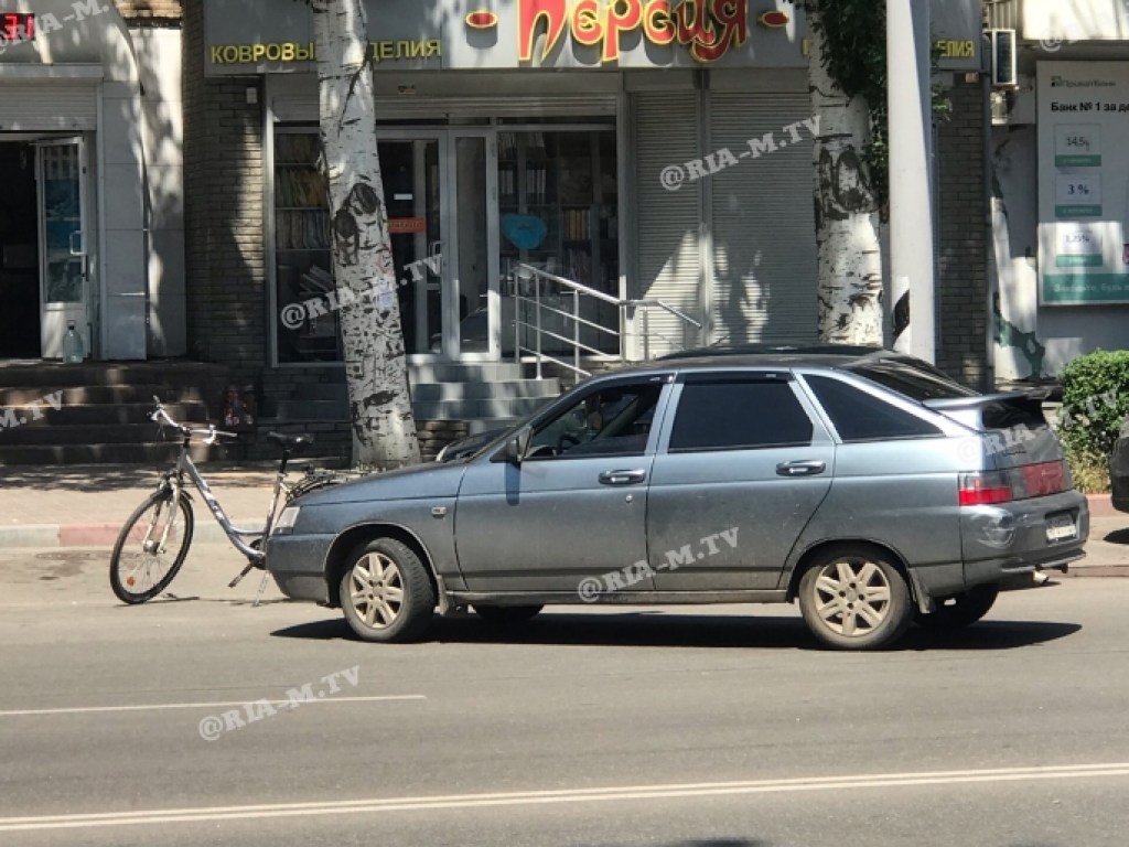 В Мелитополе запечатлели «короля парковки» (ФОТО, ВИДЕО)