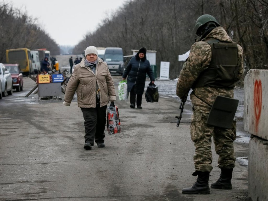 В вопросе «заморозки» конфликта на Донбассе действенным инструментом является ввод миротворцев – политолог