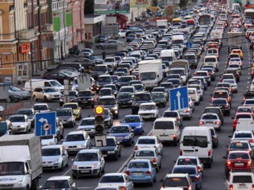 В Киеве возникли масштабные пробки