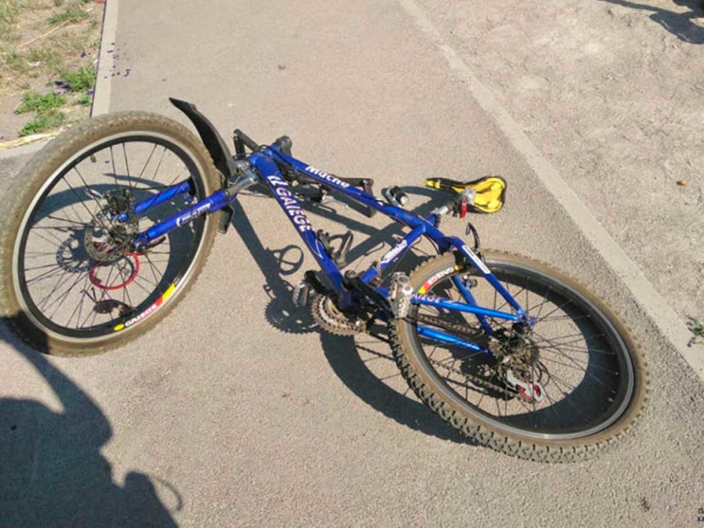 В Харькове прохожие задержали похитителя велосипеда (ФОТО)