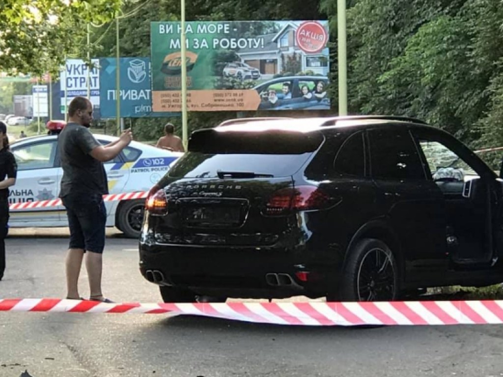 Страшное ДТП в Ужгороде: начато следствие по передаче автомобиля Porsche девушке