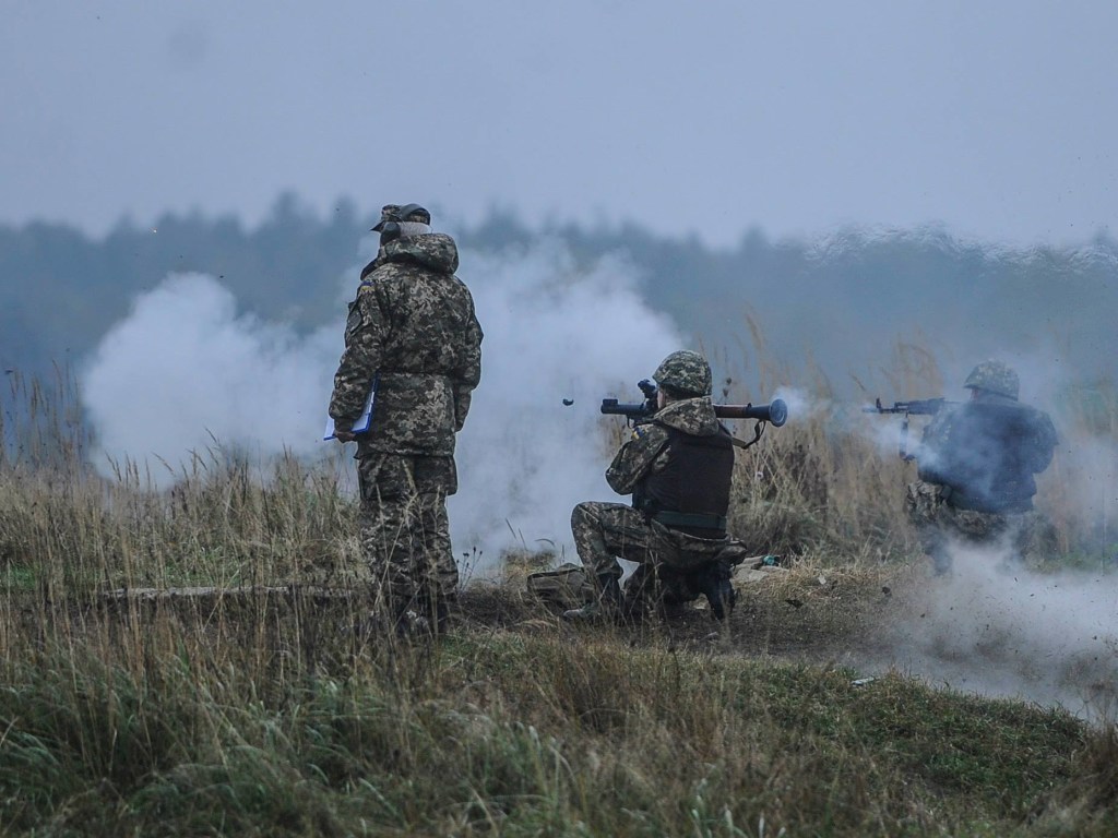 Половина украинцев ожидает от Зеленского прекращения огня на Донбассе &#8212; опрос