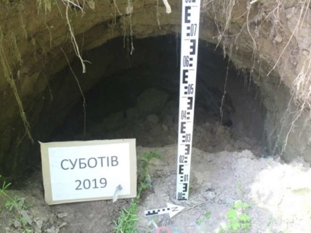 Историки нашли могилу Богдана Хмельницкого (ФОТО)