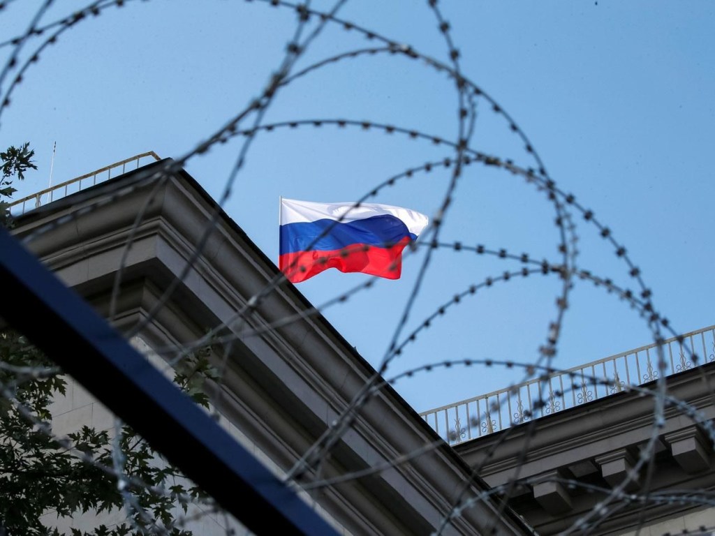 Евросоюз на 6 месяцев продлил секторальные санкции против России