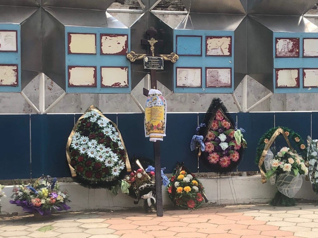 Жители Ивановки похоронили Дарью Лукьяненко: фото и видео с места прощания