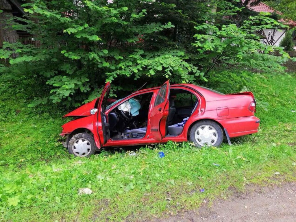 При столкновении двух авто на Львовщине пострадали шесть человек (ФОТО)