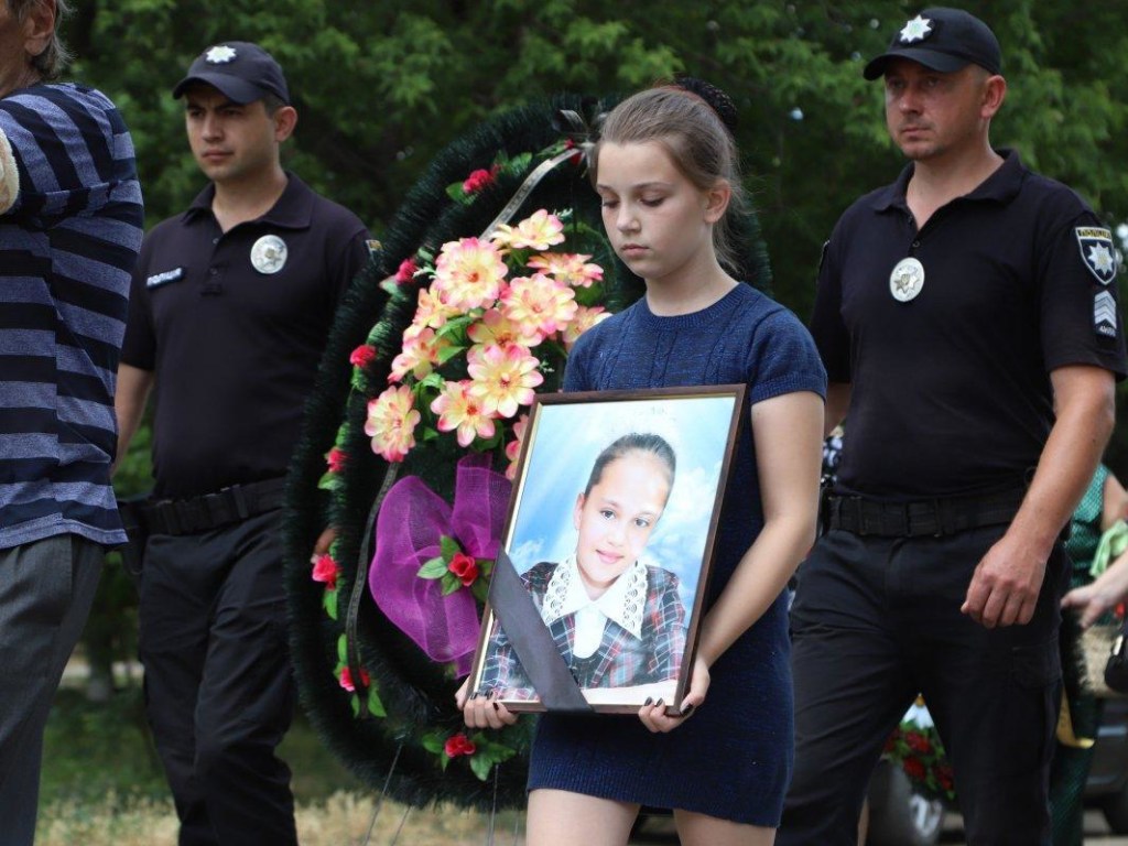 Стали известны подробности об отце насильника убившего девочку под Одессой