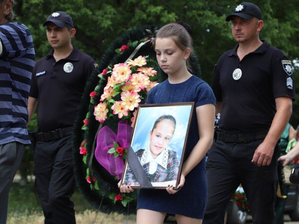Тело хранили в холодильнике: Односельчане раскрыли жуткие подробности убийства 11-летней Дарьи Лукьяненко