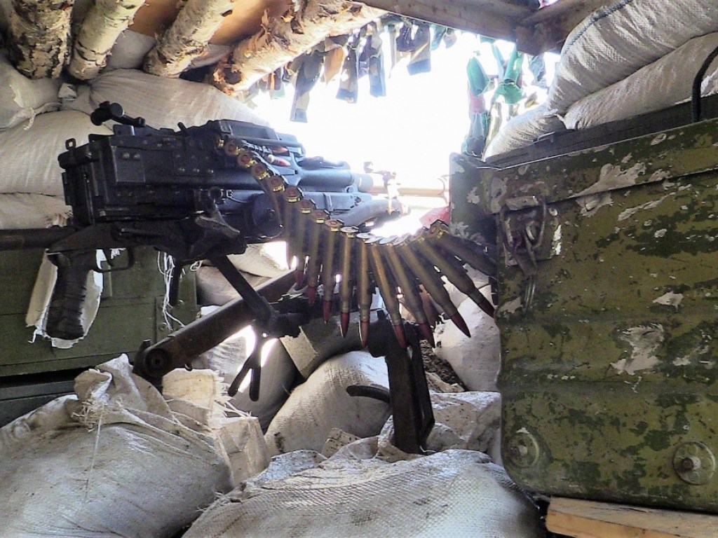 Сутки в ООС: 13 обстрелов, 1 раненный боец ВСУ  