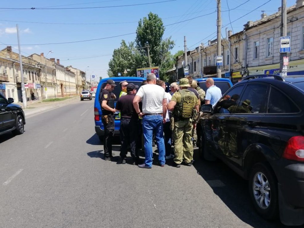 В Одессе задержали злоумышленника, взявшего в заложники сотрудницу финучреждения