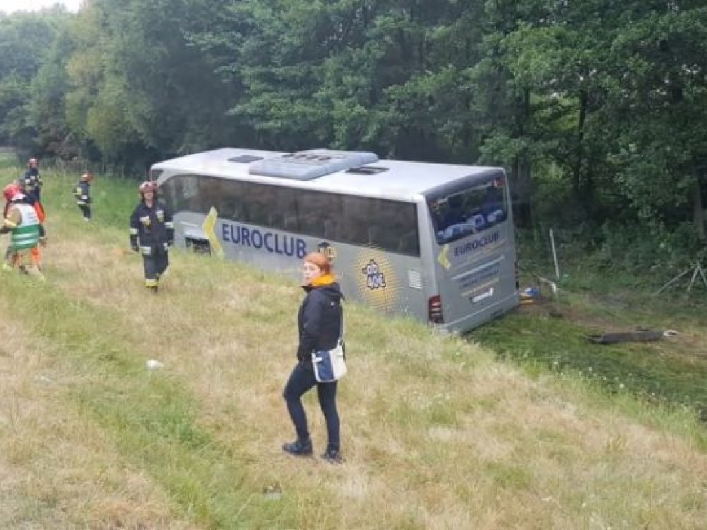ДТП с автобусом в Польше: пострадали 11 человек, водитель признал свою вину (ВИДЕО)