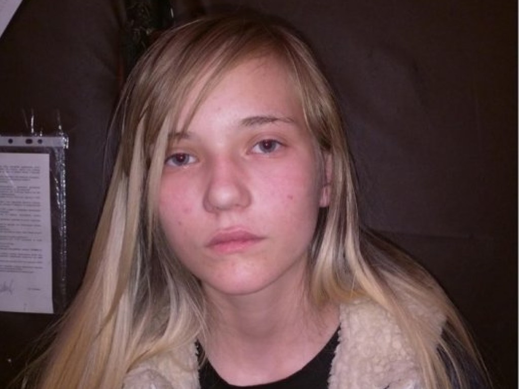 Не выходит на связь с родными: в Николаеве разыскивают 17-летнюю девушку (ФОТО)