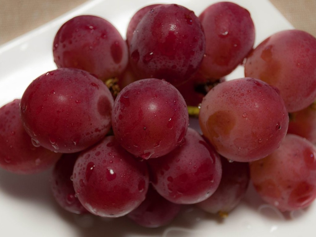 В Японии продали гроздь винограда продали за баснословную сумму