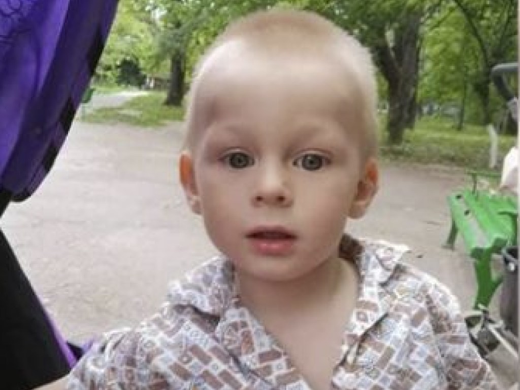 В Киеве пропал 3-летний мальчик Платон и его мать (ФОТО)