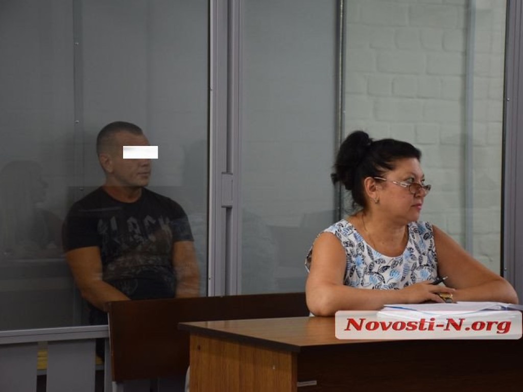 Зверское убийство семьи на Николаевщине: подозреваемому продлили пребывание в СИЗО на два месяца (ФОТО)