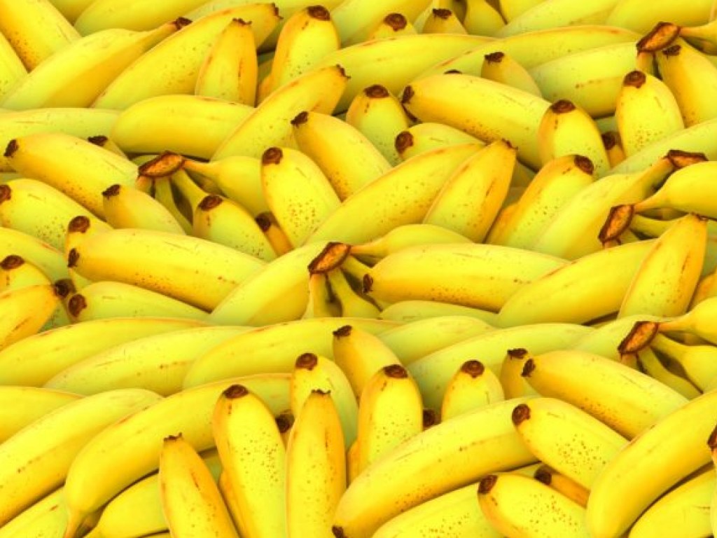 Медики сообщили, кому не следует есть бананы