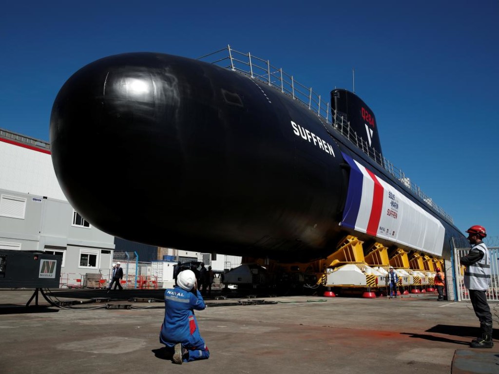 «Барракуда»: во Франции спустили на воду первую атомную подводную лодку нового поколения (ФОТО)