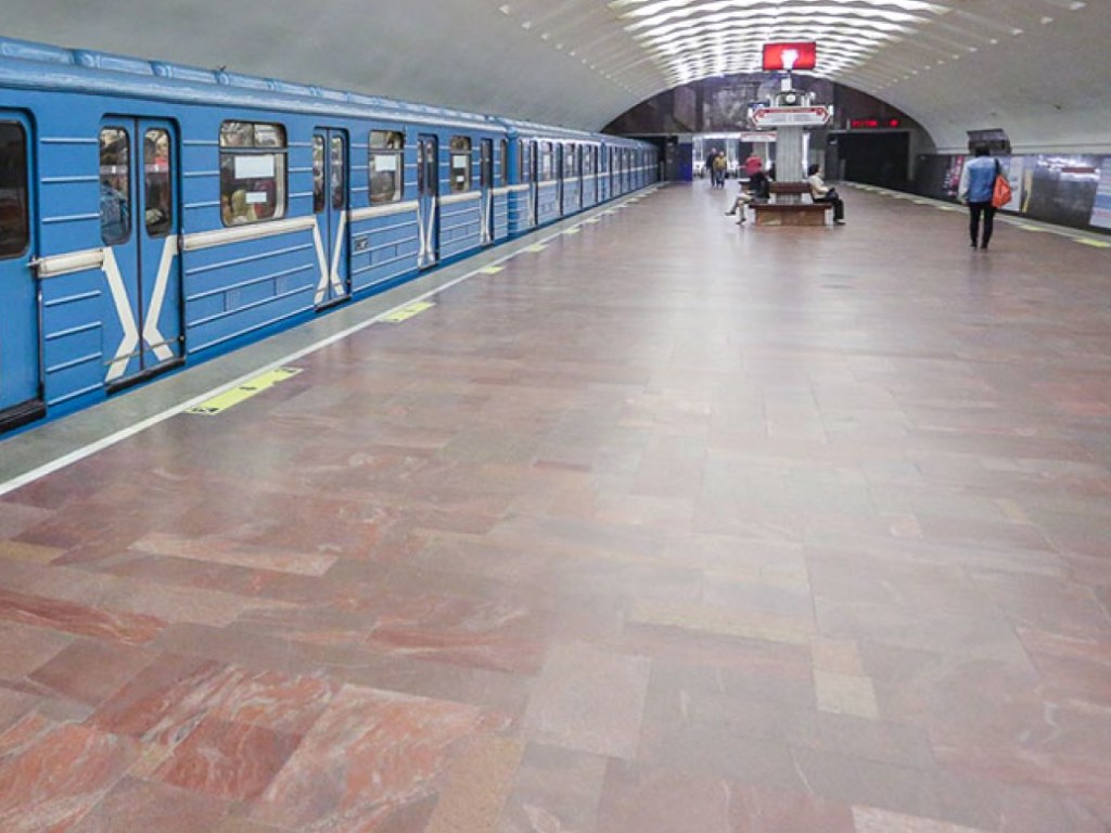 На двух станциях киевского метро уже отказались от жетонов (ВИДЕО)