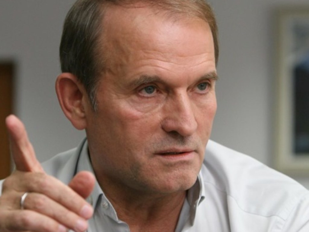 Медведчук в интервью Reuters: Нужно сесть за стол переговоров