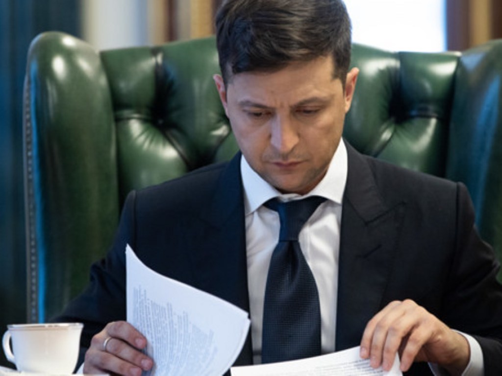 Президент Украины уволил глав Печерской и Оболонской РГА в городе Киеве
