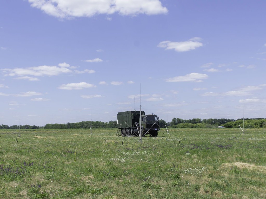 Более автономен: В Украине разработали мобильную версию военного радиопеленгатора (ФОТО)