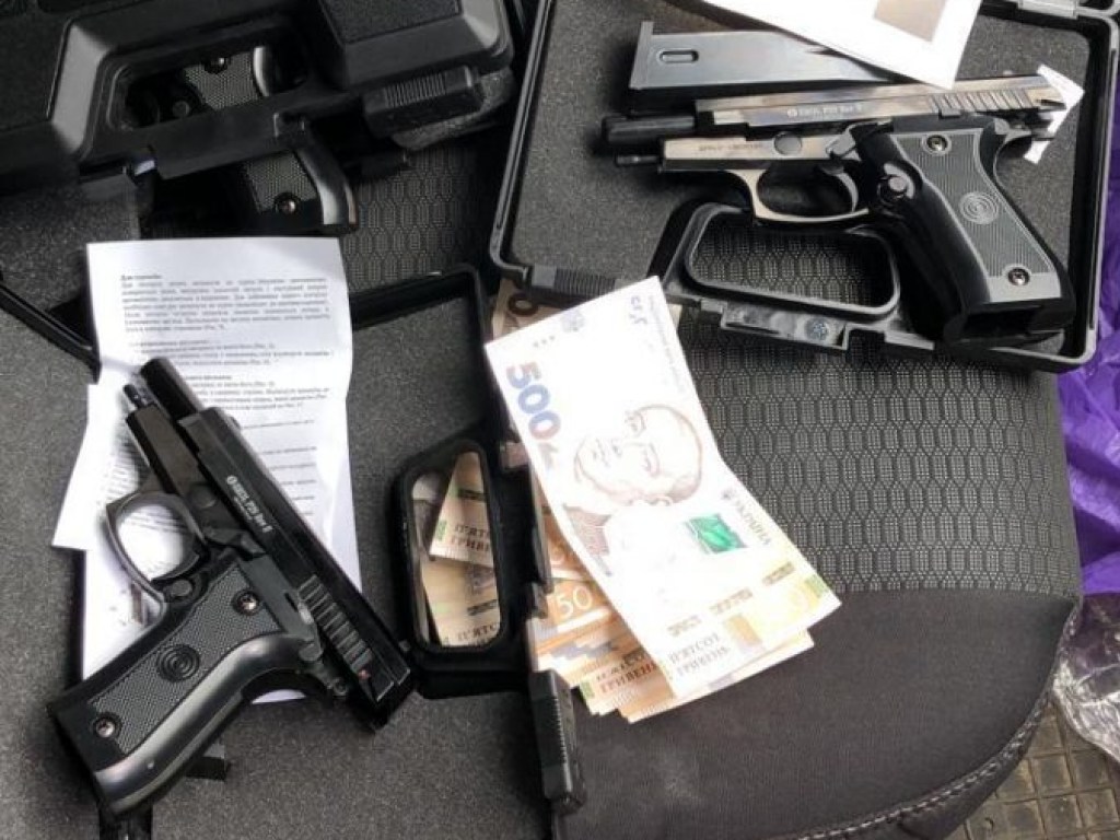 Полиция в ходе спецоперации задержала торговца оружием из Харькова (ФОТО)