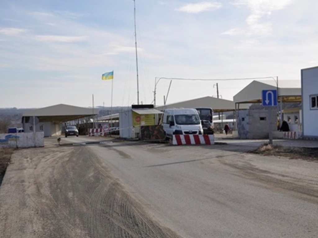 В Кабмине утвердили новый порядок въезда на Донбасс