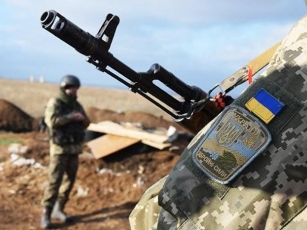 Двое украинских военных погибли от пули снайпера на Донбассе