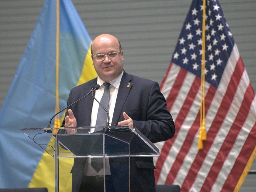 У Зеленского недовольны работой посла Украины в США Чалого – политолог