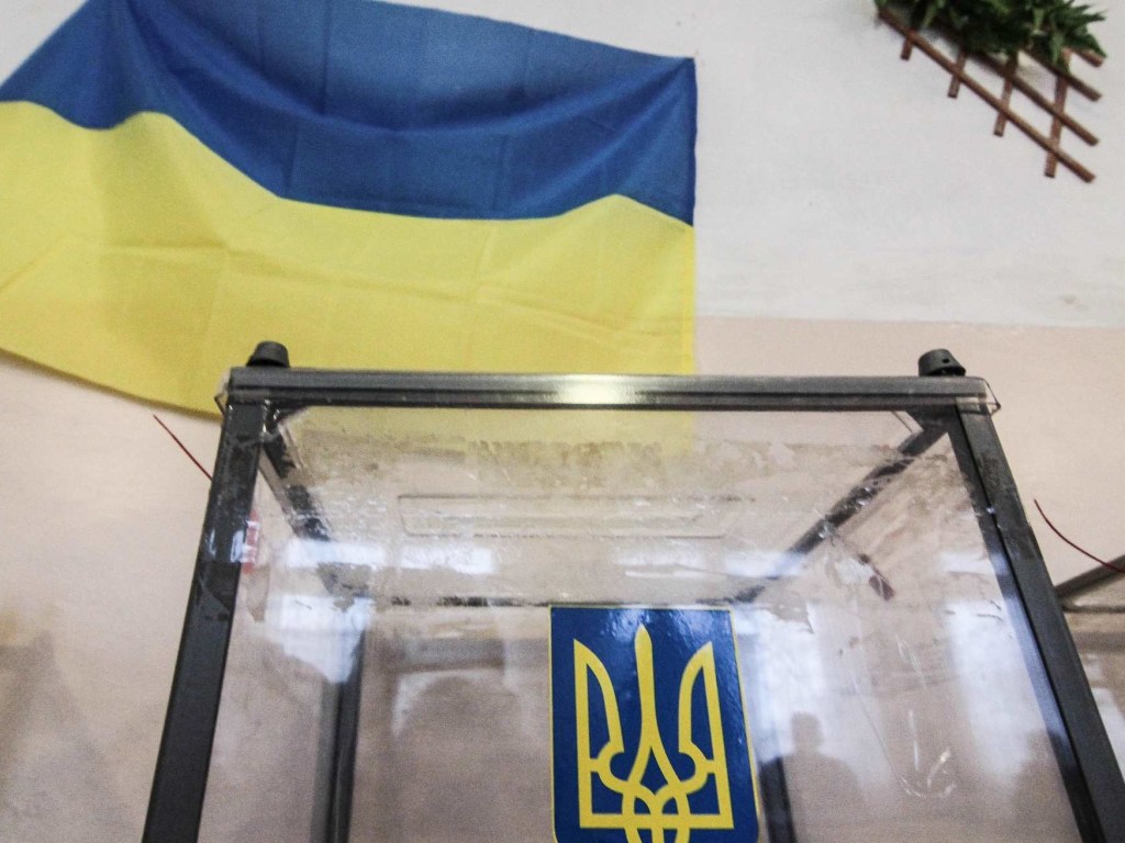 В Украине проходят внеочередные выборы в Раду