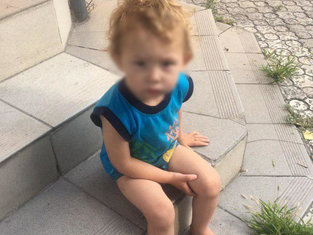 По Днепру с ножом бродил двухлетний мальчик (ФОТО)