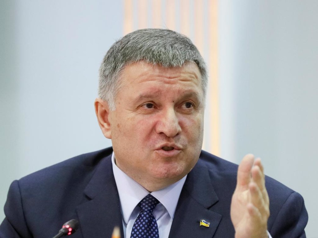 Отправив спецотряд полиции на Донбасс, Аваков в очередной раз пропиарился — эксперт