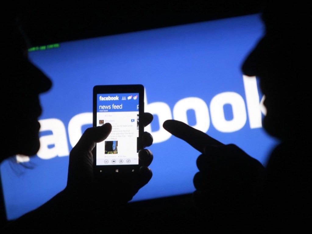 Подозреваются в манипулировании людьми: Facebook удалил около 2 тысяч аккаунтов и страниц