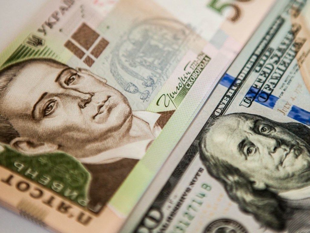 НБУ установил официальный курс на уровне 25,52 гривны за доллар