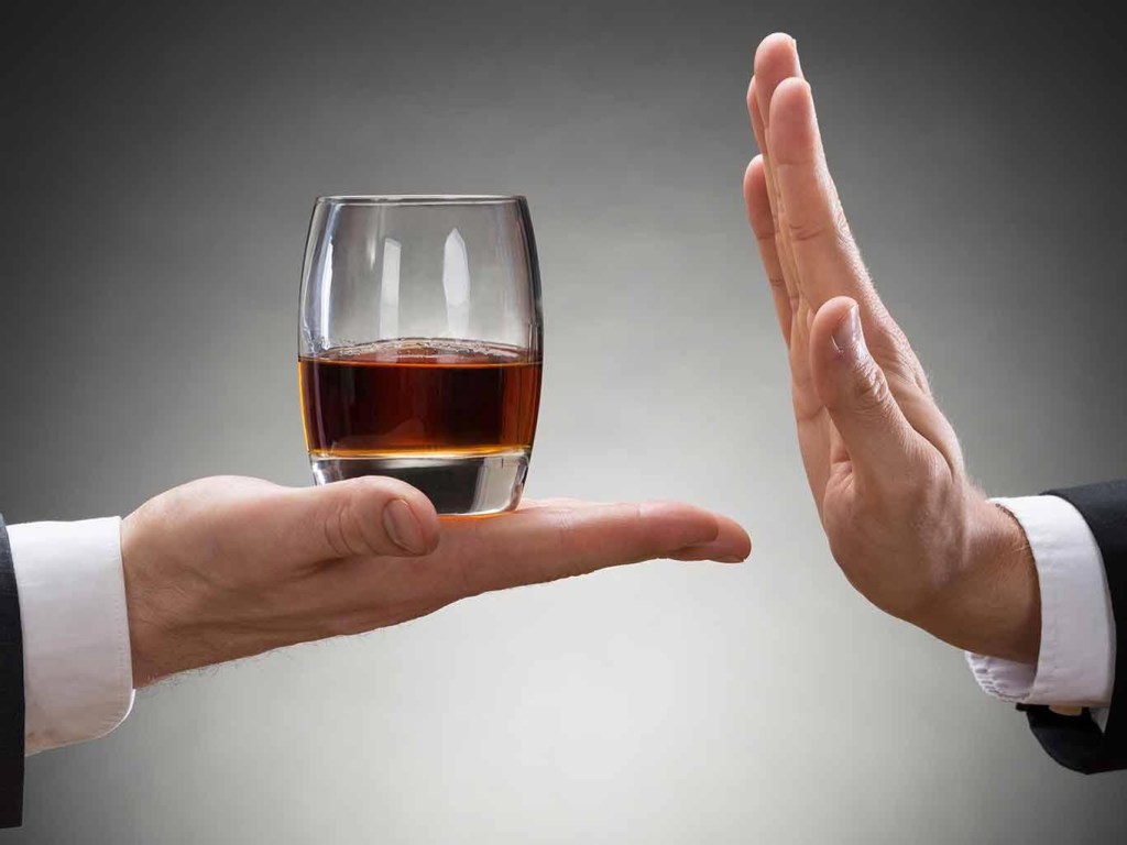 Алкоголь и повышенное давление: Врач разрушил популярный миф