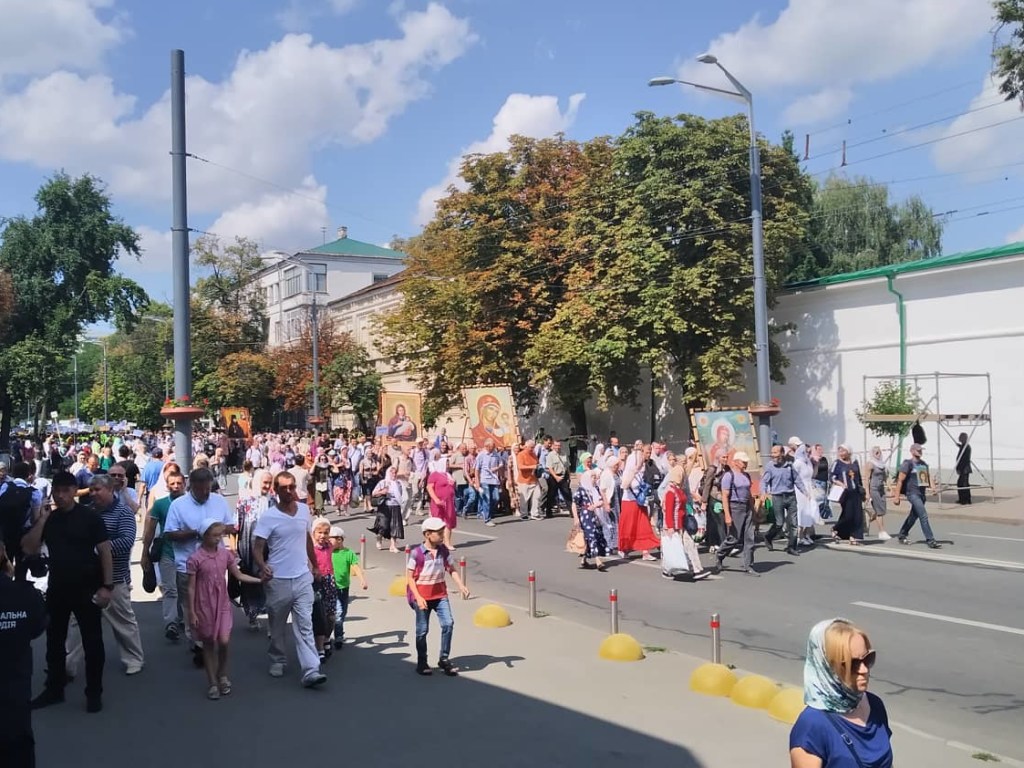 Полиция назвала количество участников Крестного хода в Киеве (ФОТО)